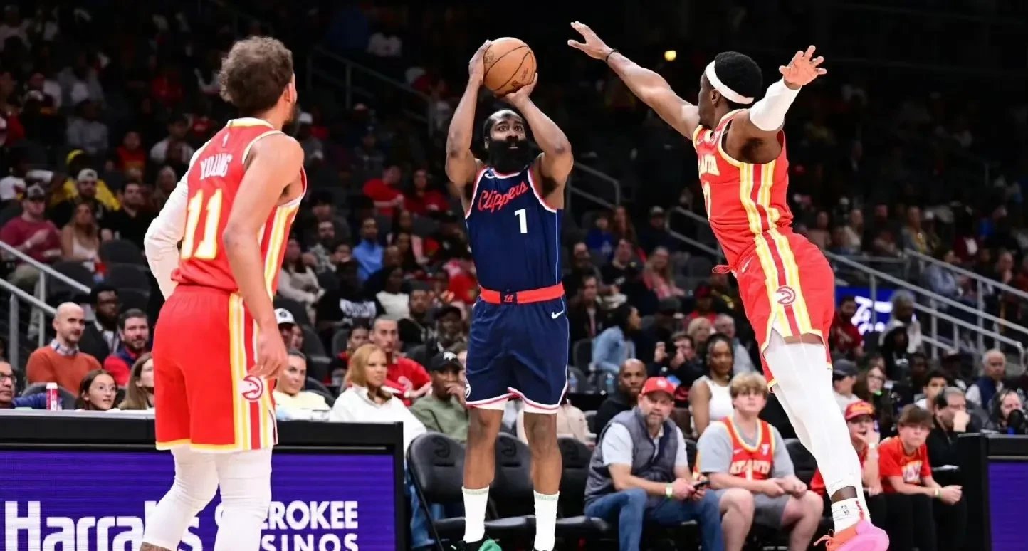 kaiyun-哈登重返赛场，刷新纪录首场状态出色，澳大利亚队观众沸腾！的简单介绍